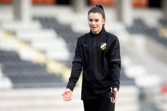 Anna Julia Csiki