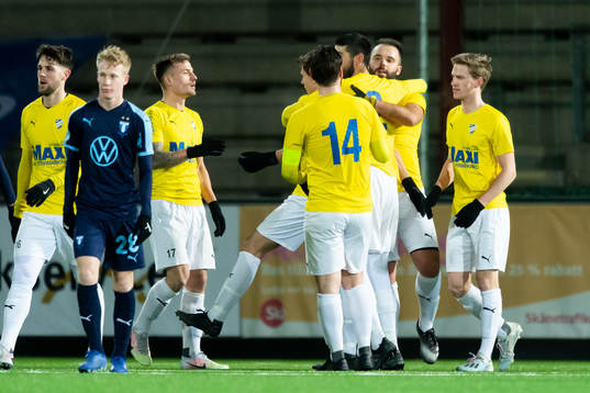 IFK Malmös Besnik Rustemaj jublar efter att han gjort 2-2 på straff
