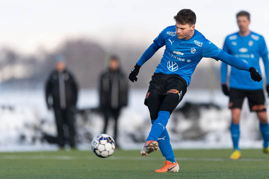 Halmstads Samuel Kroon gör mål på straff