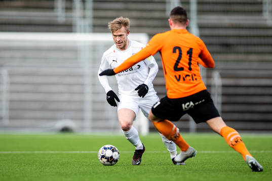 Helsingborgs Andreas Landgren och Torns Felix Konstandeliasz