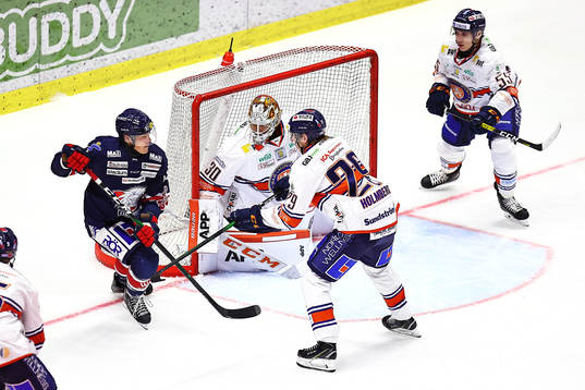 Linköpings Patrik Lundh, Växjös målvakt Viktor Fasth