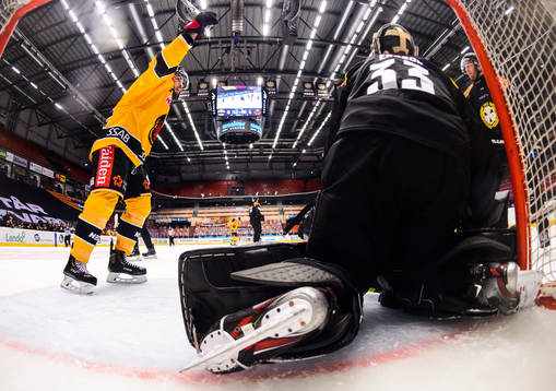 Luleås Chris Desousa jublar