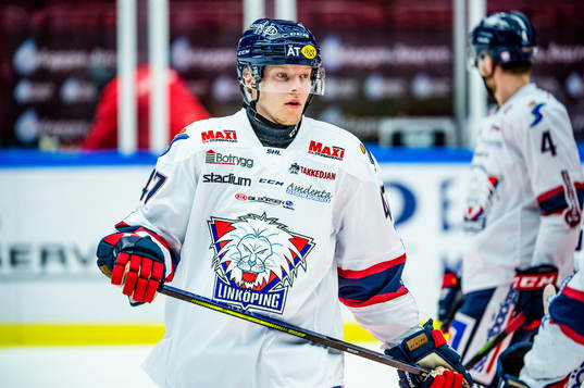 Linköpings Anton Karlsson värmer upp innan