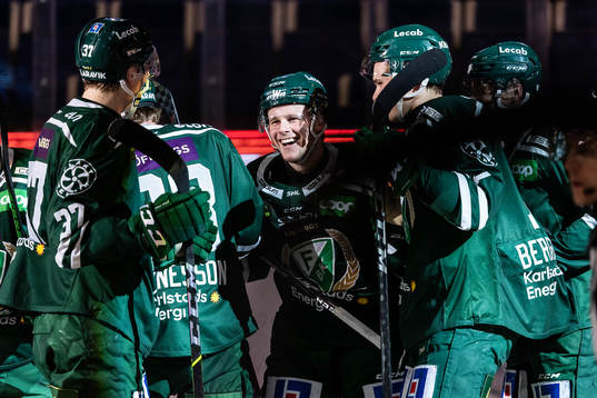 Färjestads Olle Lycksell  jublar