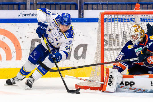 Leksands Carter Ashton oroar vid Växjös målvakt Viktor
