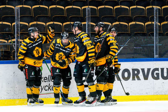 Skellefteås Simon Robertsson jublar