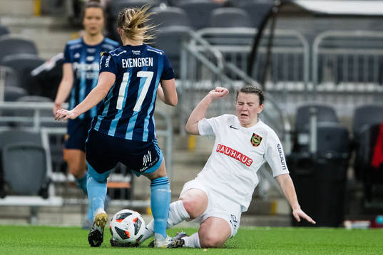 Djurgårdens Hanna Ekengren och Brommapojkarnas Frida