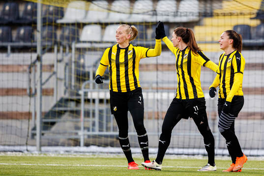 Häckens Stina Blackstenius , Pauline Hammarlund och