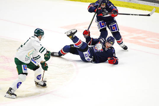 Linköpings Anton Karlsson faller