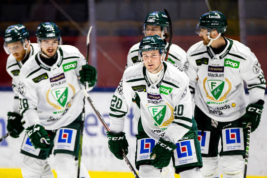 Färjestads Olle Lycksell  jublar