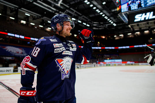 Linköpings Alexander Johansson jublar