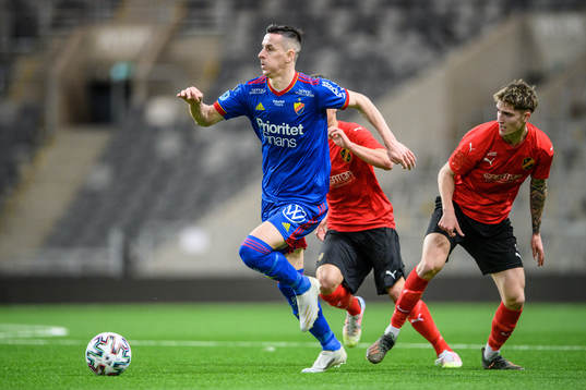 Djurgårdens Haris Radetinac och Vasalunds Philip Rundqvist