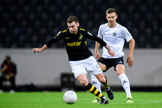 s Filip Rogic  och Örebros Arvid Brorsson