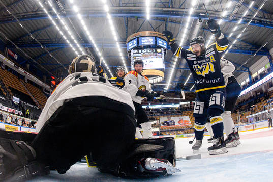 s Christian Sandberg jublar