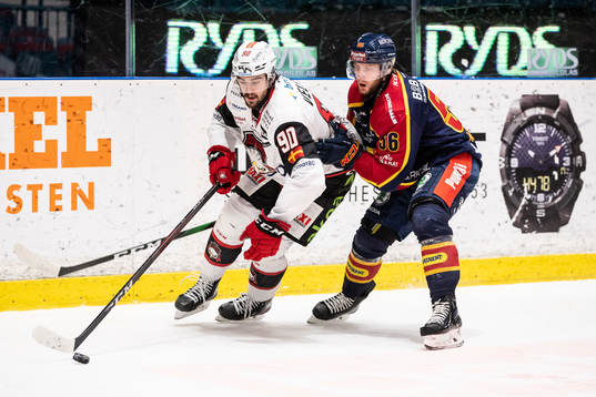 Malmö Redhawks Joseph Veleno och Djurgårdens Robin Norell