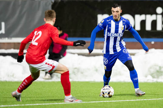 Degerfors Erik Lindell och IFK Göteborgs Giorgi