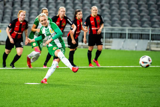 Hammarbys Emilia Larsson gör 2-0