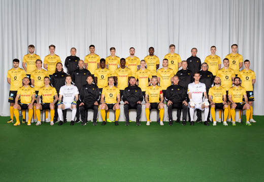  Deniz Hümmet, Noah Söderberg, fystränare Victor Stoltz, koordinator Martin Andersson, Joseph Okumu, Marokhy Ndione, Alexander Bernhardsson, Leo Väisänen, fysio Lars Göthfelt, matrialare Reima Haukka, Christopher McVey, Simon Olsson. Sittande från vänster: Simon Strand, Samuel Holmén, Mathias Dyngeland, assisterande tränare Christer Persson, Per Frick, manager Jimmy Thelin, Johan Larsson, målvaktstränare Linus Eriksson, Tim Rönning, Robert Gojani, Frederik Holst.