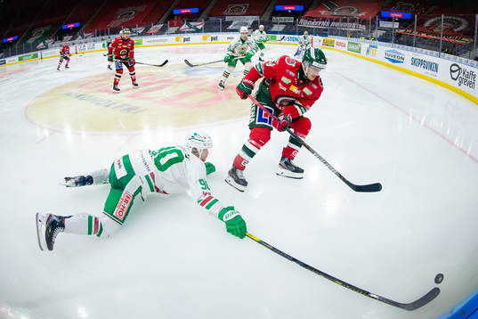 Rögles Ted Brithén och Frölundas Simon Hjalmarsson