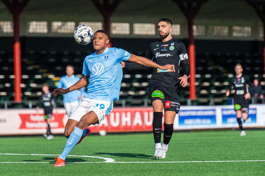 Malmö FFs Amin Sarr och Västerås Sean Sabetkar
