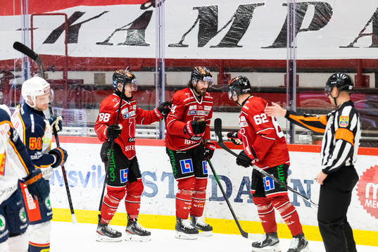 Örebros Nick Ebert jublar