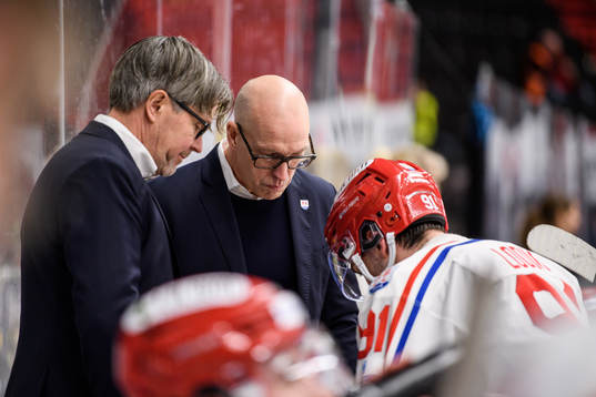 Timrås assisterande tränare Anders Karlsson och tränare