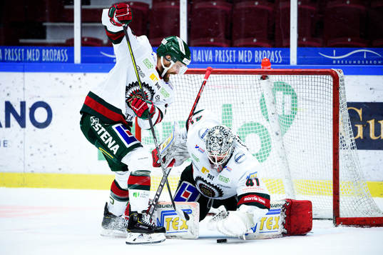 Frölundas Jonathan Sigalet och målvakt Niklas Rubin