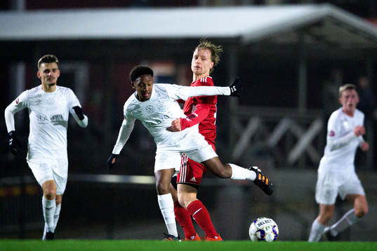 Örgrytes Aydarus Abukar och Lindomes Johan Jarnvik
