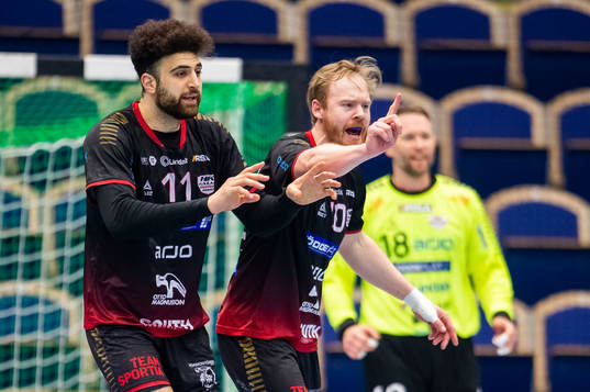 HK Malmös Kassem Awad och 0Magnus Persson agerar