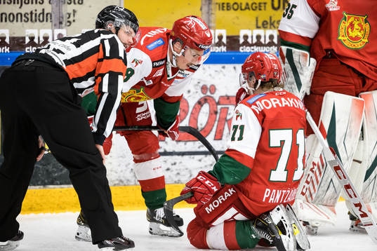 Moras Robin Johansson domare David Bergman och Moras Isak