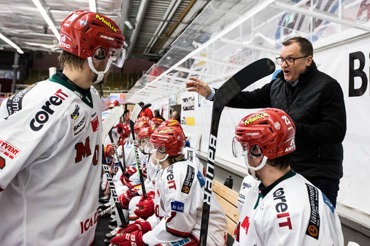 Modos tränare Magnus Sundquist