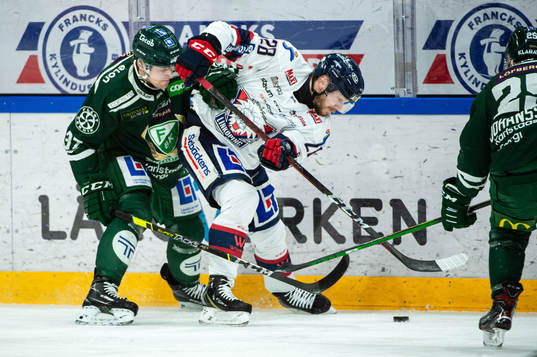 Färjestads Adam Ginning och Linköpings Jaakko Rissanen