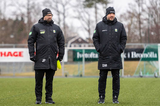 Tränare Joakim Persson och assisterande tränare Danijel