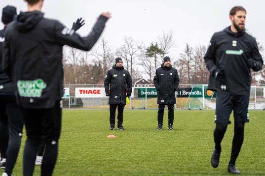 Tränare Joakim Persson och assisterande tränare Danijel