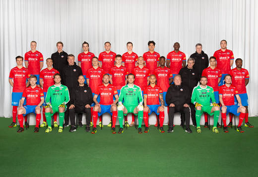  Emil Hellman, fysioterapeut Marcus Linnér, Brandur Hendriksson, Vladislav Kreida, Max Svensson, Victor Göransson, Ravy Tsouka, materialförvaltare Lino Boriero, Charlie Weberg. Mittenledet från vänster: Wilhelm Loeper, Dennis Olsson, assisterande tränare Sven Andersson, Viktor Lundberg, Casper Widell, Jakob Voelkerling Persson, Alhaji Gero, head of medical Dale Reese, Assad Al Hamlawi, Noel Mbo. Sittande från vänster: Andreas Landgren, Kalle Joelsson, assisterande tränare Mattias Lindström, Andreas Granqvist, Anders Lindegaard, Anthony van den Hurk, huvudtränare Jörgen Lennartsson, Alexander Nilsson, Rasmus Jönsson.