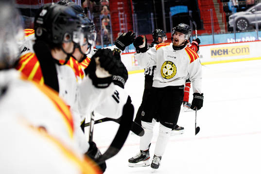 Brynäs Marcus Björk jublar