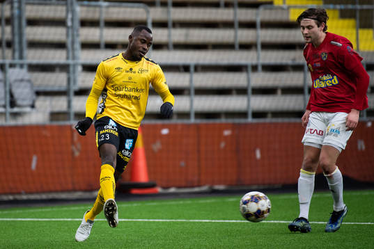 Elfsborgs Prince Isaac Kouame och Falkenbergs Axel Norén