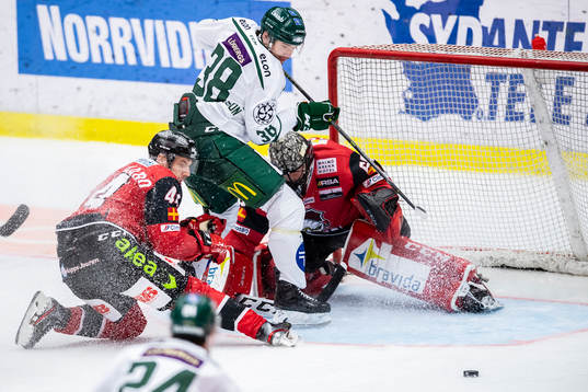 Färjestads Jakob Forsbacka Karlsson hålls bort ifrån