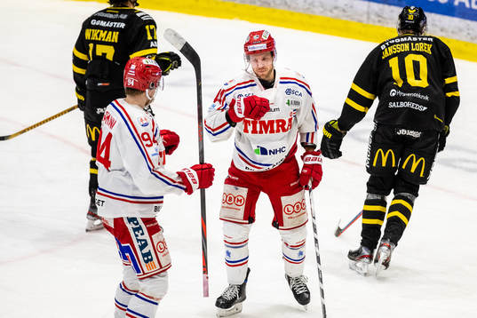 Timrås Jacob Blomqvist och Sebastian Hartmann jublar
