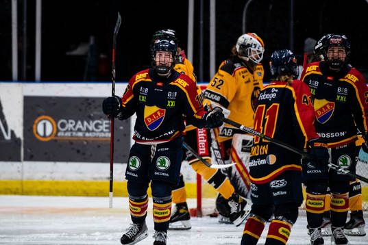 Djurgårdens Sarah Bujold jublar