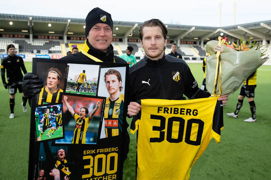 Häckens tidigare sportchef Sonny Karlsson uppvaktar Erik