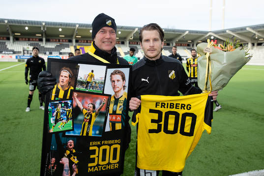 Häckens tidigare sportchef Sonny Karlsson uppvaktar Erik