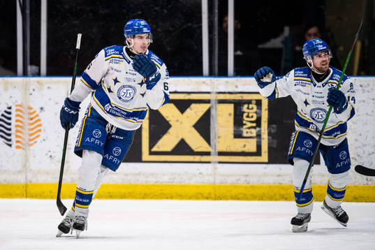 Leksands Nils Åman och Oskar Lang jublar