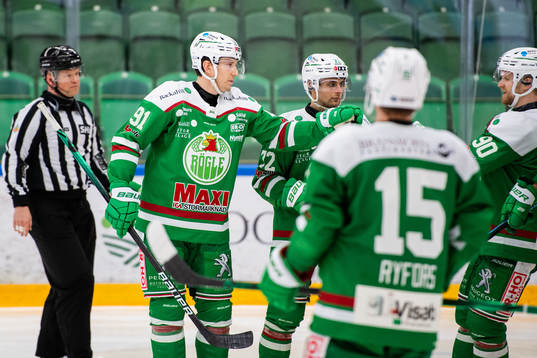 Rögles Adam Tambellini jublar