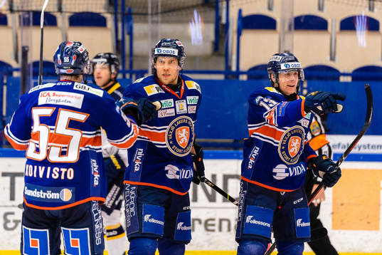 Växjös Ilari Melart och Jack Drury jublar