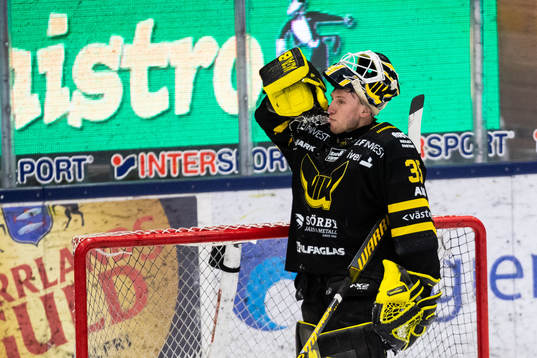 Västerås målvakt Emil Kruse deppar