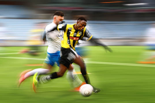 IFK Norrköpings Sead Haksabanovic och Häckens Benie Adama Traore  