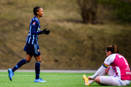 Djurgårdens Linda Motlhalo jublar