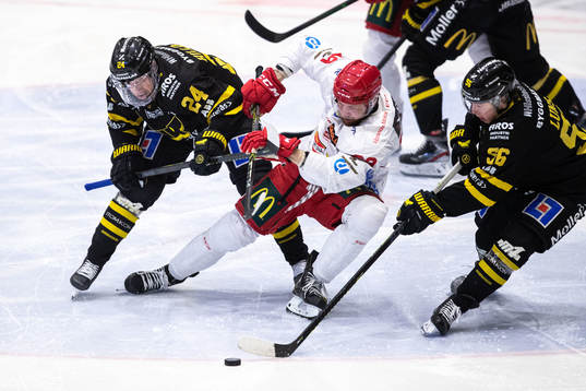 Almtunas Mattias Johansson mot Västerås Joakim Hillding