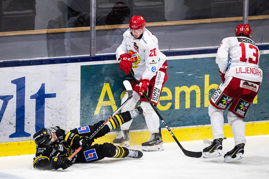 Västerås Fredrik Johansson och Almtunas Sebastian Höglund